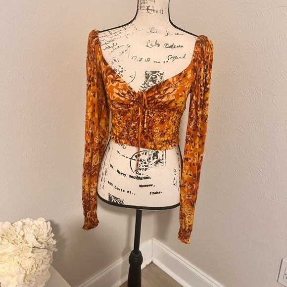 Urban Outfitters Tops - Urban outfitters crop top